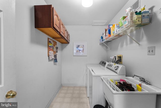 42 DEVON RD, Newtown, PA 18940