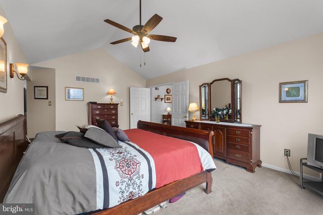 42 DEVON RD, Newtown, PA 18940