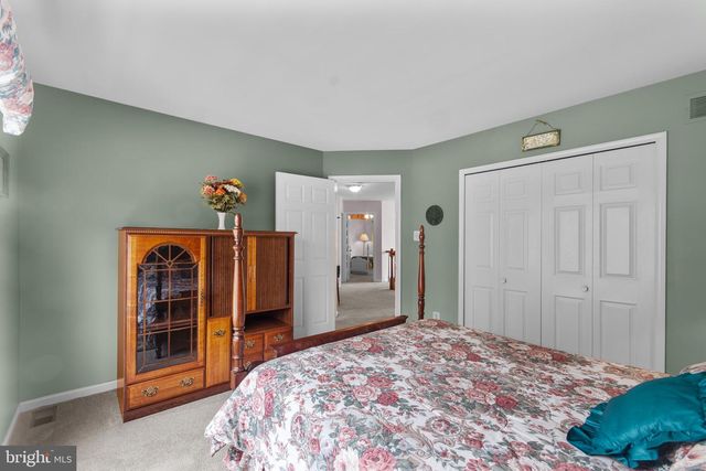 42 DEVON RD, Newtown, PA 18940