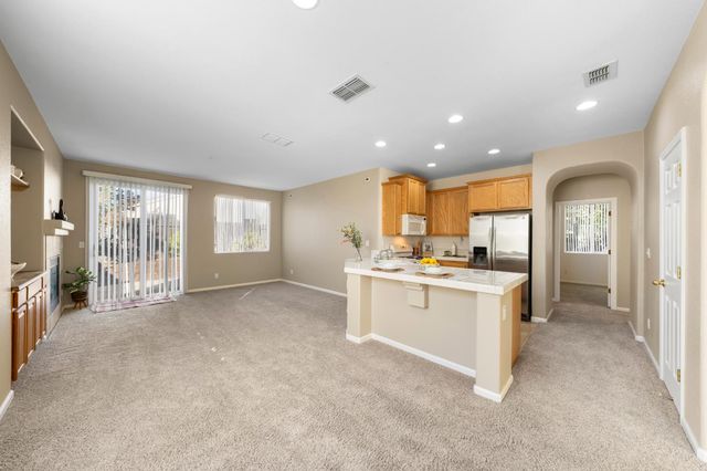 412 Arlingdale Cir, Rio Linda, CA 95673