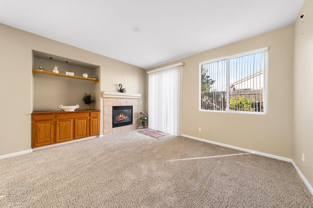 412 Arlingdale Cir, Rio Linda, CA 95673