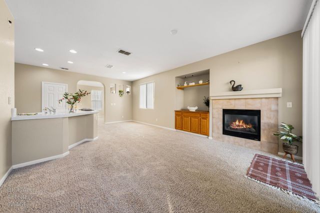 412 Arlingdale Cir, Rio Linda, CA 95673