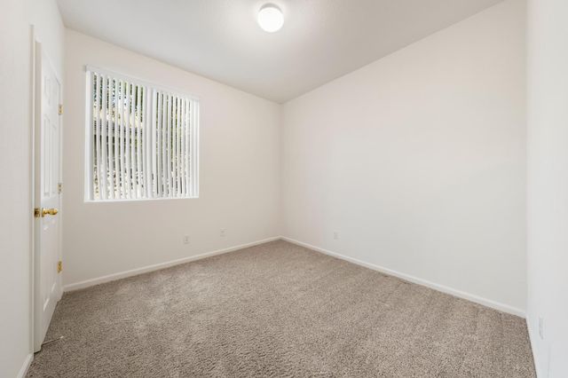 412 Arlingdale Cir, Rio Linda, CA 95673