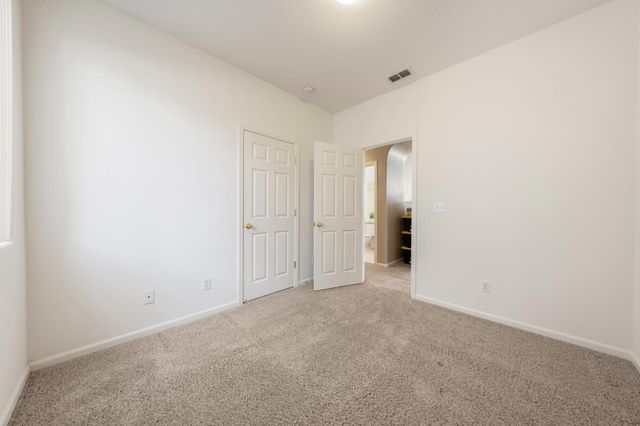 412 Arlingdale Cir, Rio Linda, CA 95673