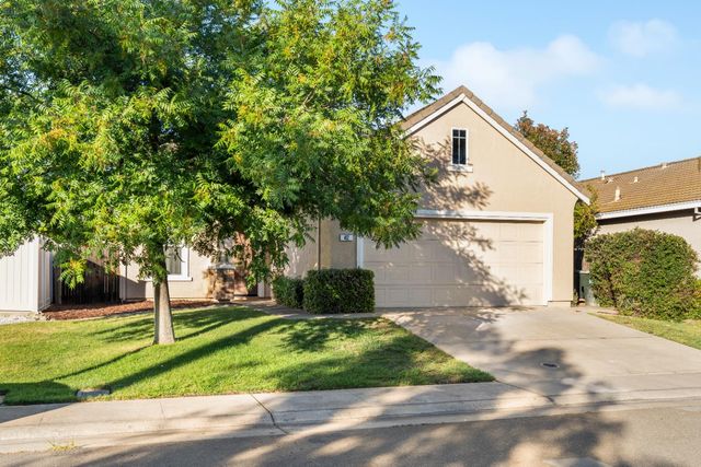 412 Arlingdale Cir, Rio Linda, CA 95673