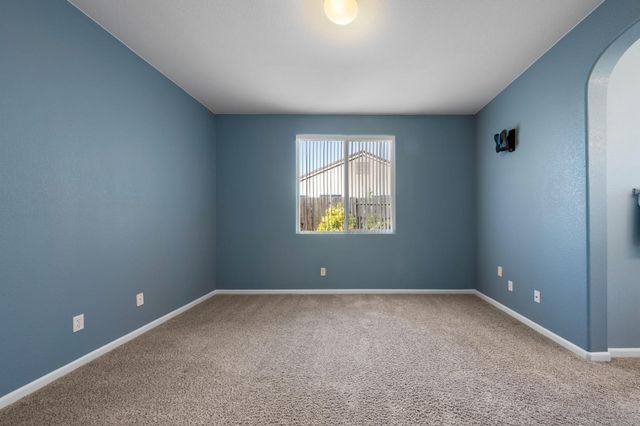 412 Arlingdale Cir, Rio Linda, CA 95673