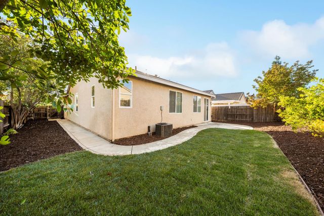 412 Arlingdale Cir, Rio Linda, CA 95673