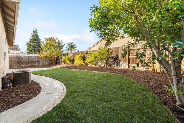 412 Arlingdale Cir, Rio Linda, CA 95673