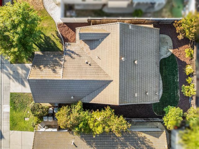 412 Arlingdale Cir, Rio Linda, CA 95673