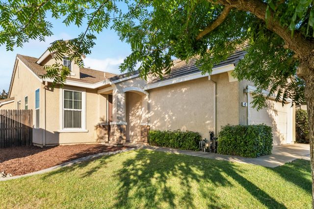 412 Arlingdale Cir, Rio Linda, CA 95673