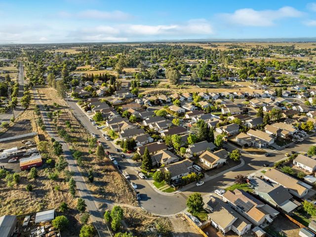412 Arlingdale Cir, Rio Linda, CA 95673
