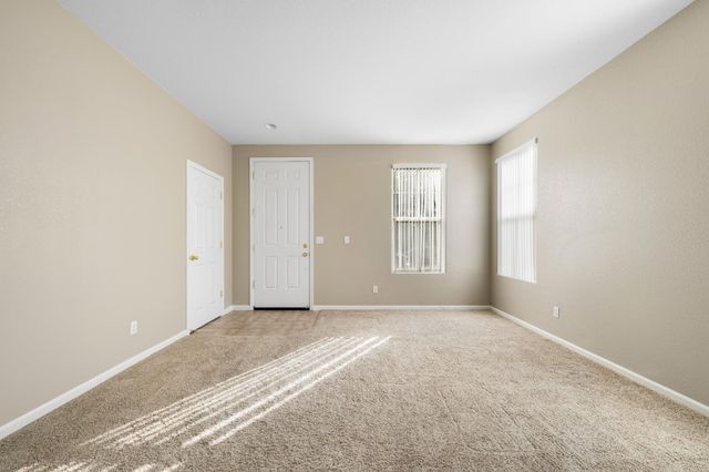 412 Arlingdale Cir, Rio Linda, CA 95673