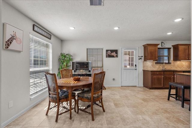 2111 Gilbert Road, Dickinson, TX 77539