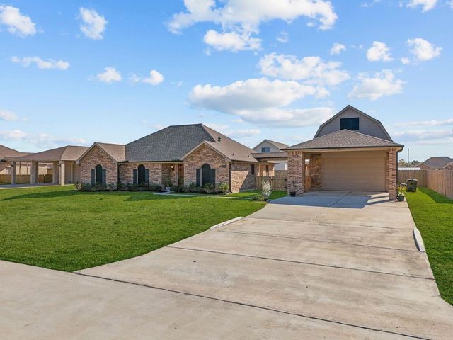 2111 Gilbert Road, Dickinson, TX 77539