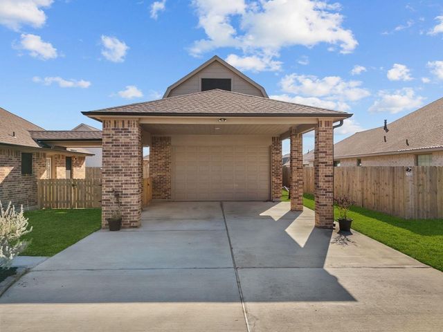 2111 Gilbert Road, Dickinson, TX 77539