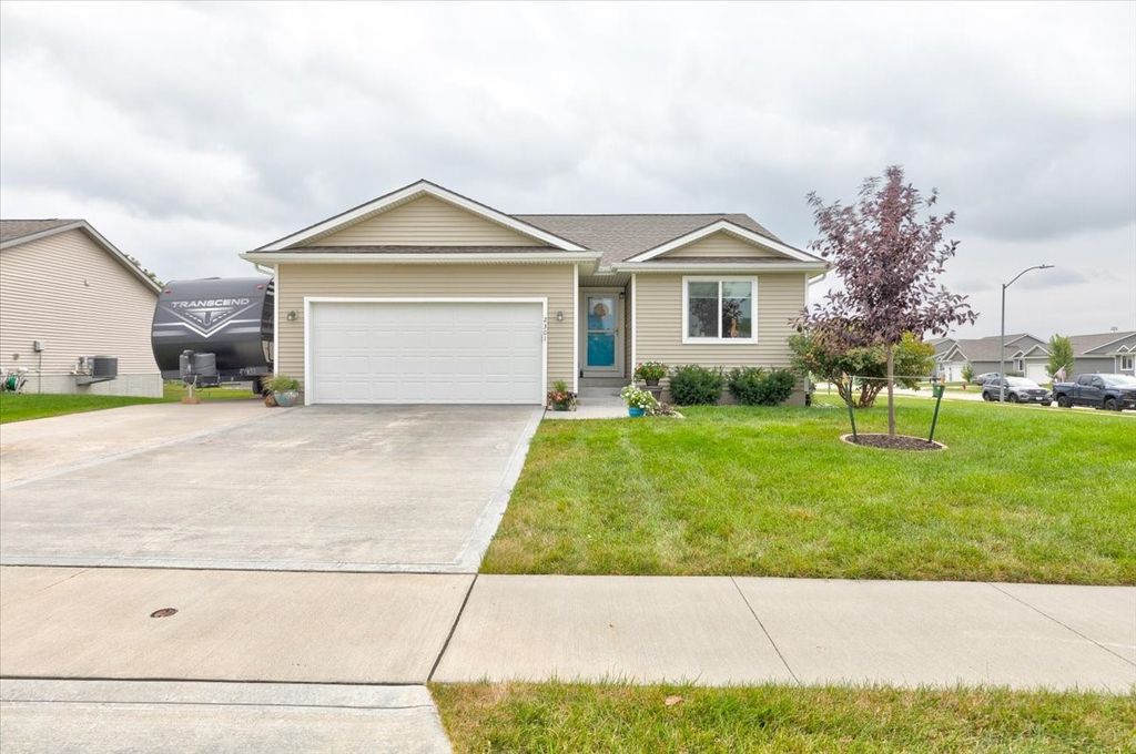 2301 Windcrest Drive, Granger, IA 50109