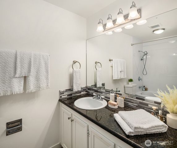 2111 N 188th Street, Shoreline, WA 98133