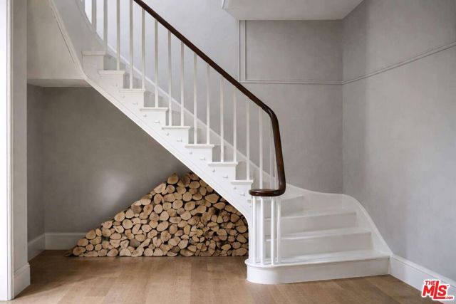 730 Crater Camp Drive, Calabasas, CA 91302