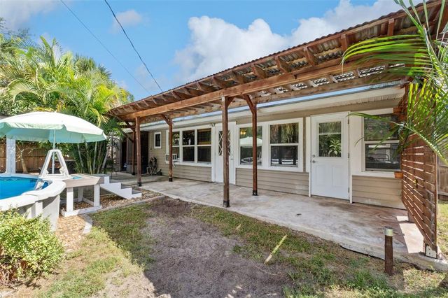 983 BROOKWOOD CT S, St Petersburg, FL 33707
