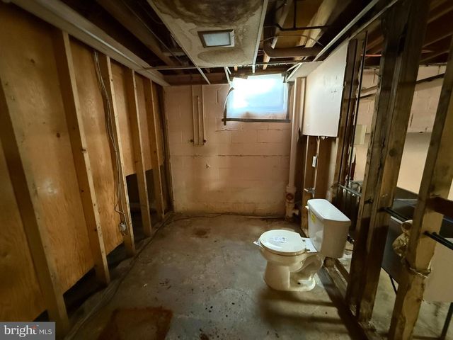 1006 CHARLES ST, Mechanicsburg, PA 17055