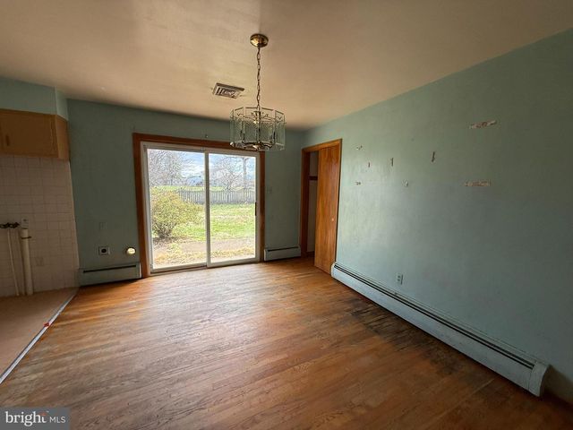 1006 CHARLES ST, Mechanicsburg, PA 17055