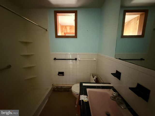 1006 CHARLES ST, Mechanicsburg, PA 17055