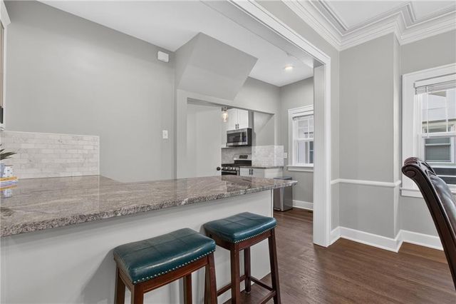 5850 Brookside Boulevard, Kansas City, MO 64113