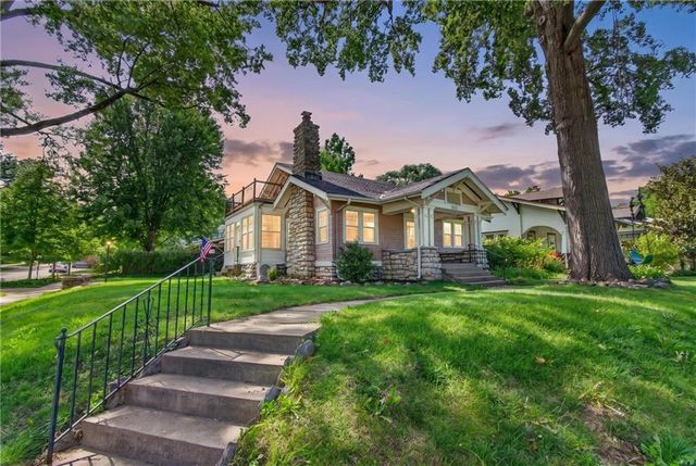 5850 Brookside Boulevard, Kansas City, MO 64113