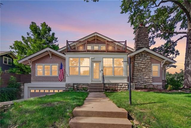 5850 Brookside Boulevard, Kansas City, MO 64113