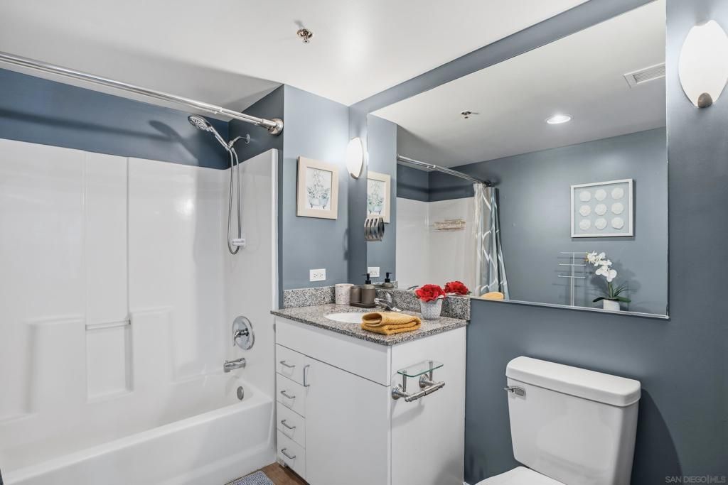 Image 11 of property listing at 425 W Beech St 314, San Diego, CA 92101