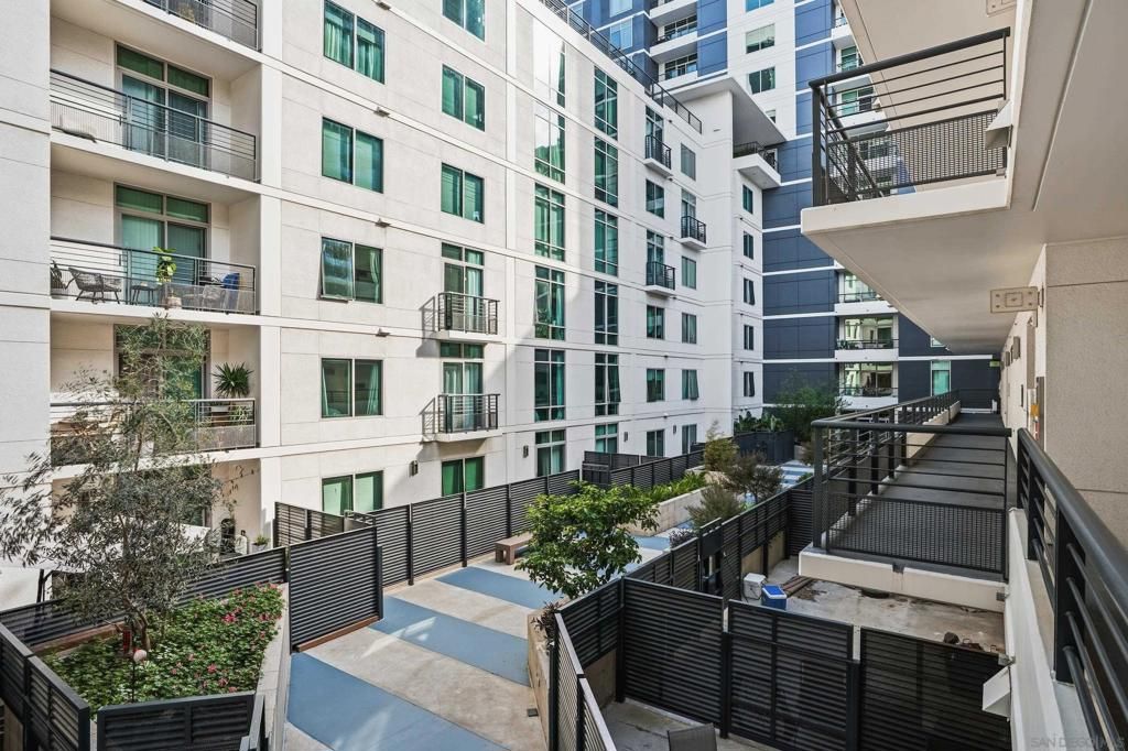 Image 17 of property listing at 425 W Beech St 314, San Diego, CA 92101