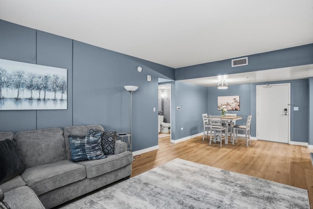 Image 2 of property listing at 425 W Beech St 314, San Diego, CA 92101