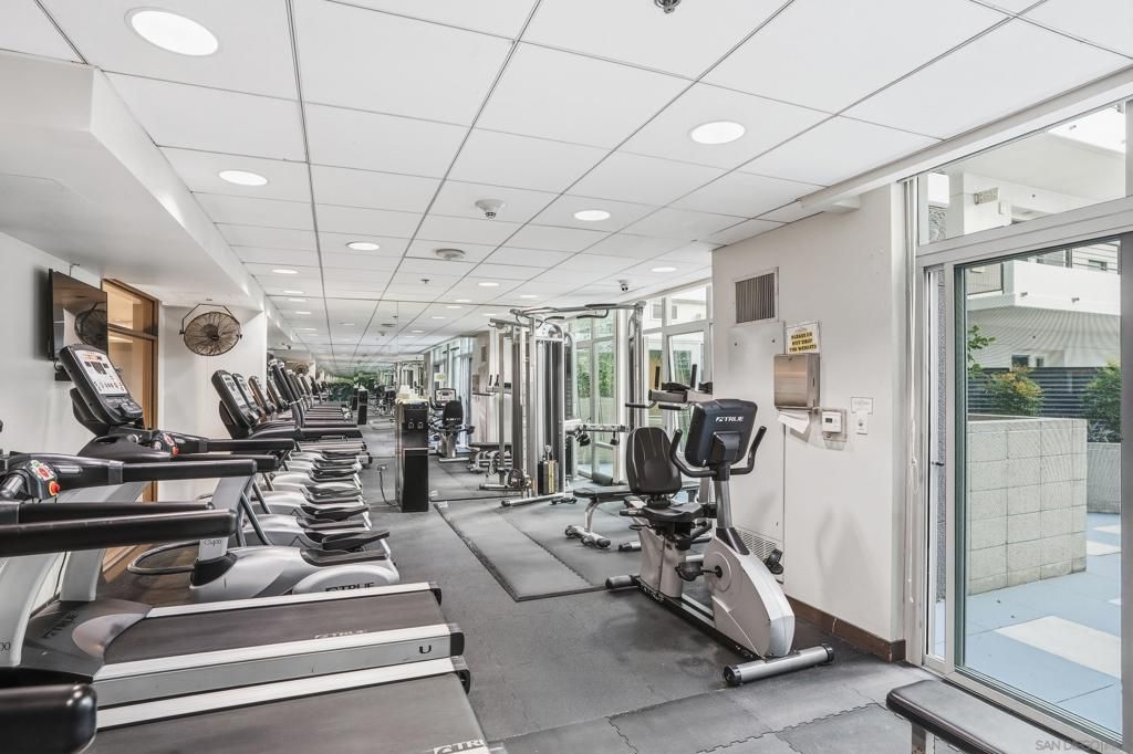 Image 22 of property listing at 425 W Beech St 314, San Diego, CA 92101