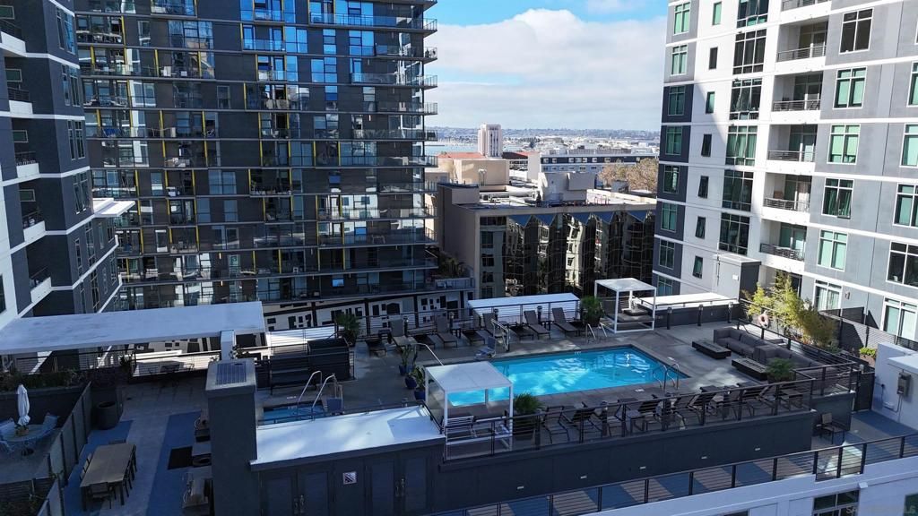 Image 25 of property listing at 425 W Beech St 314, San Diego, CA 92101