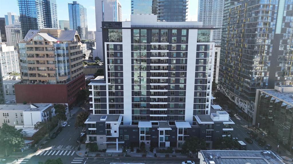 Image 27 of property listing at 425 W Beech St 314, San Diego, CA 92101