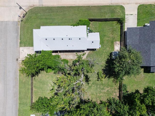 301 W Chicago Street, Shawnee, OK 74804