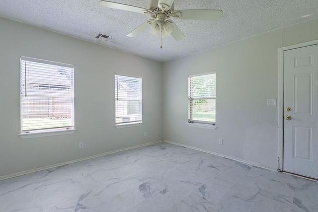 301 W Chicago Street, Shawnee, OK 74804