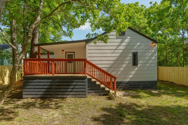 1704 Louise St., Hattiesburg, MS 39401