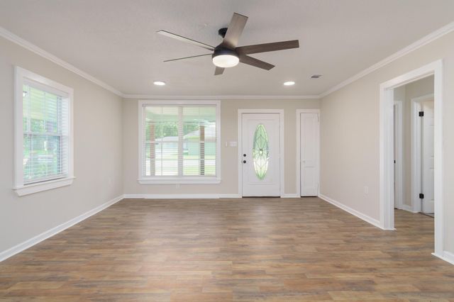 1704 Louise St., Hattiesburg, MS 39401