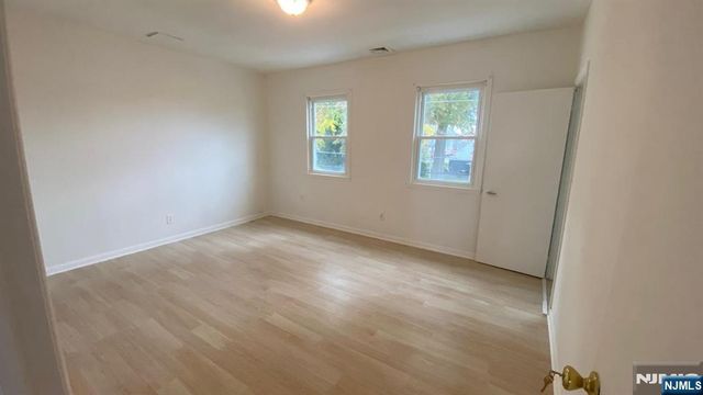 52 14th Avenue 2, Elmwood Park, NJ 07407