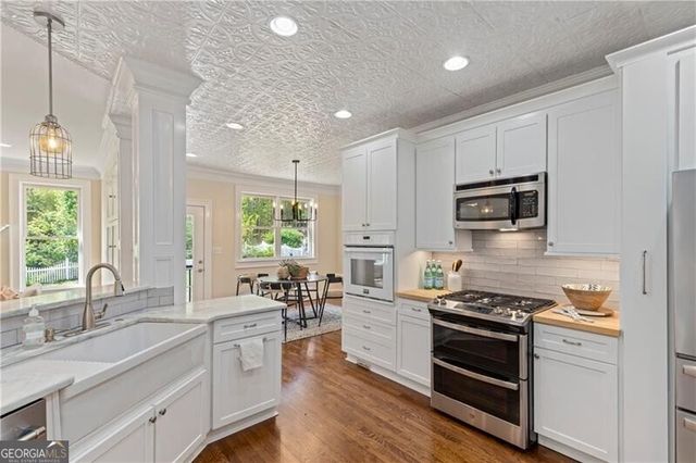 195 Forest Glen Drive, Waleska, GA 30183