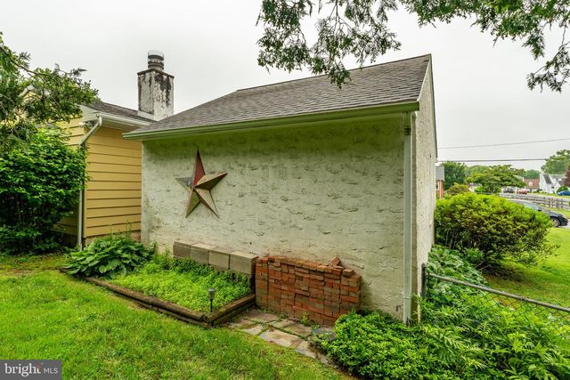 3 FORREST AVE, Downingtown, PA 19335