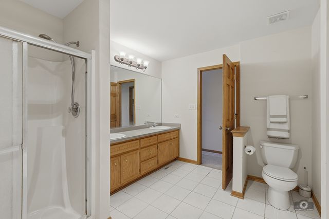 8111 Brushwood Lane, Tinley Park, IL 60487