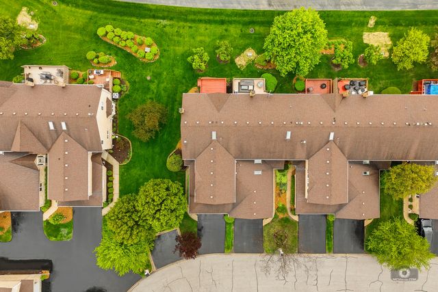 8111 Brushwood Lane, Tinley Park, IL 60487