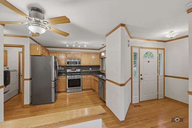 8111 Brushwood Lane, Tinley Park, IL 60487