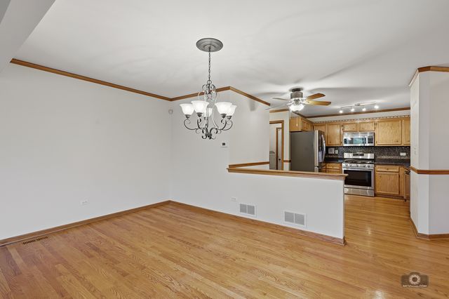 8111 Brushwood Lane, Tinley Park, IL 60487