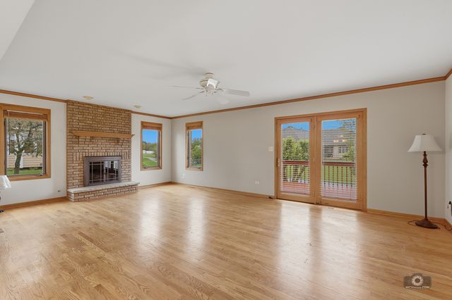 8111 Brushwood Lane, Tinley Park, IL 60487