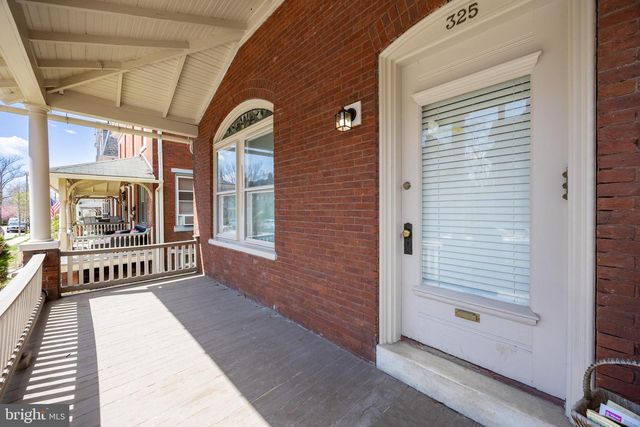 325 W BARNARD ST W, West Chester, PA 19382