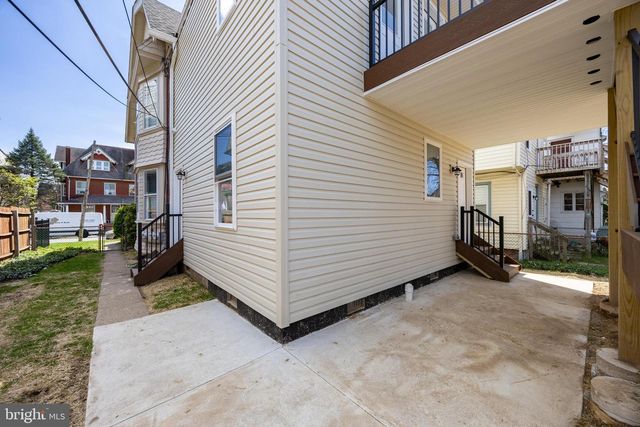 325 W BARNARD ST W, West Chester, PA 19382
