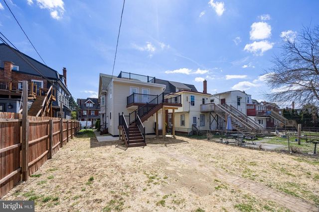 325 W BARNARD ST W, West Chester, PA 19382